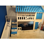 Spielbett mit Treppe und Rutsche